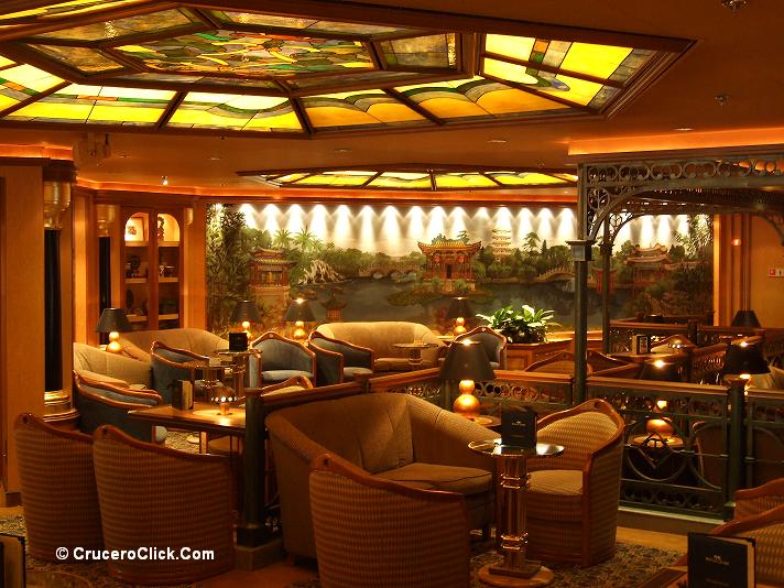 Uno de los espectaculares Lounges a bordo del Ruby Princess (*Emerald Princess) CRUCEROS PRINCESS CRUCEROS DE LUJO OFERTAS CRUCEROS DE NIVEL